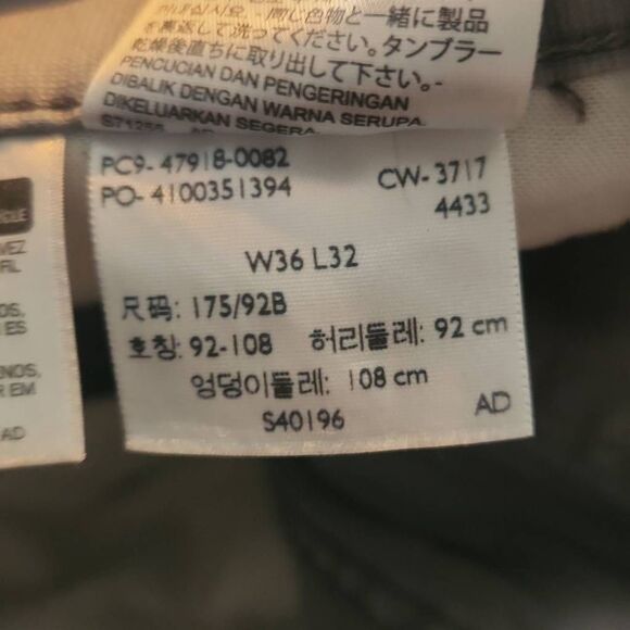 Dockers Mens Size 36x32 Gray Straight Fit Ribbed Chino Pants - Picture 3 of 8